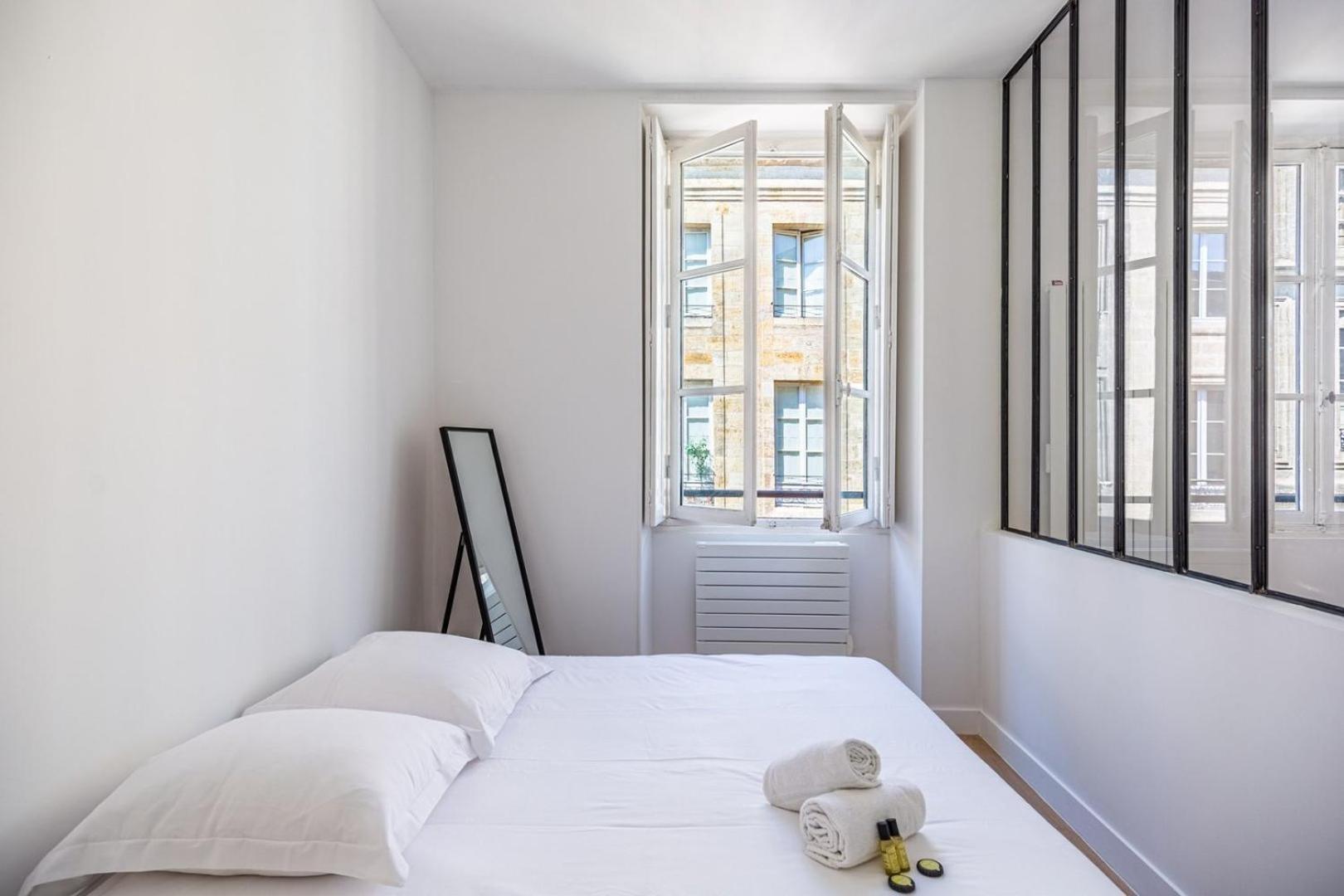 Guestready - A Bright Minimalism In The Centre Apartment Bordeaux Exterior photo